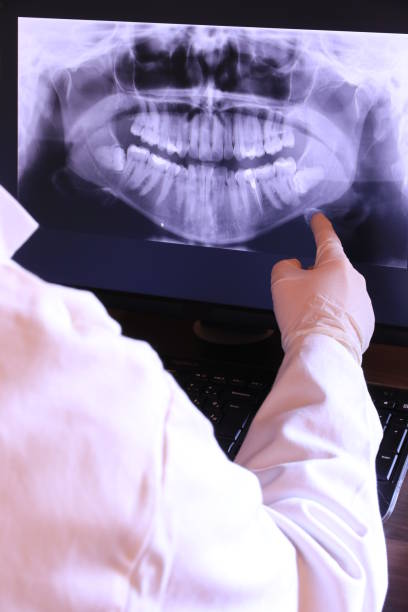 Best Cracked Tooth Emergency Dentist  in Newburgh, IN